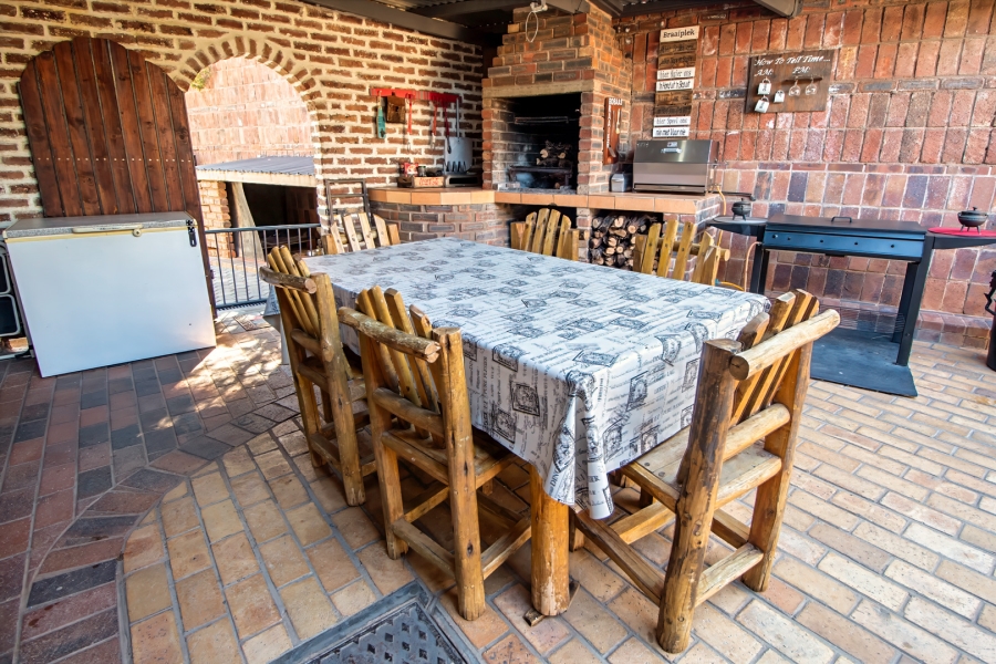 4 Bedroom Property for Sale in Die Rand Northern Cape